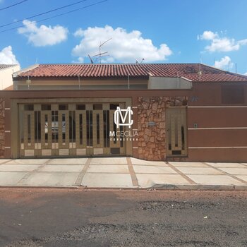 Casa para venda tem 270 metros quadrados com 3 quartos em Jardim Higienópolis - Araraquara - SP